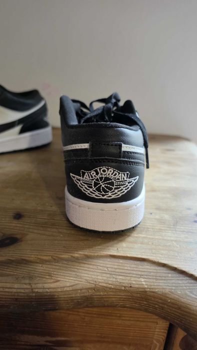 Buty NIKE AIR JORDAN 1 roz. 42