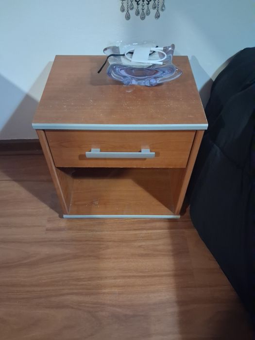 Cómoda 3 gavetas + 2 mesas cabeceira