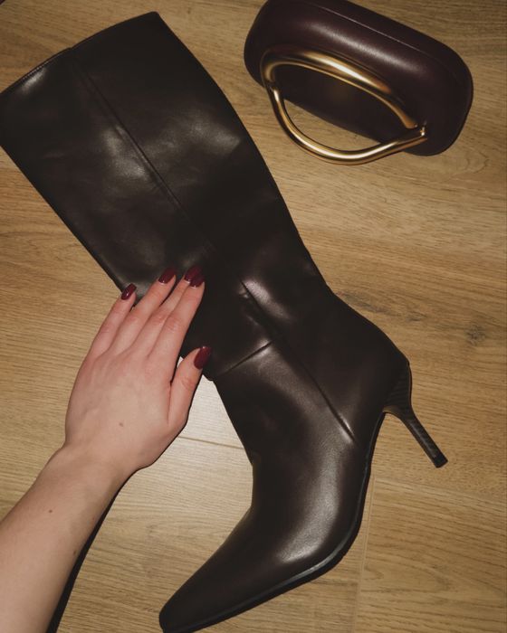 Коричневі сапоги сапожки труби слоуч ботфорти на каблуку