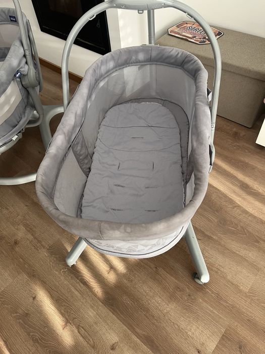 Vendo 2 baby hugs da chicco (conjunto ou separado)