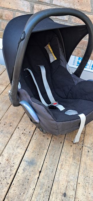 Продам авто крісло фірми Maxi-cosi