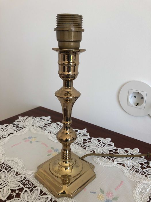 Candeeiros de mesa de cabeceira em latão