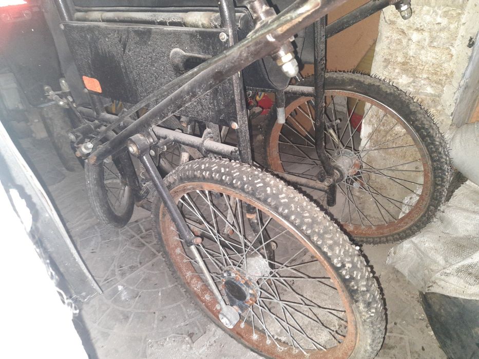 Продам инвалидную коляску.