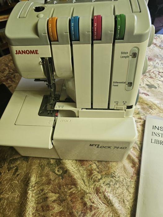Overlock Janome MLock 744D