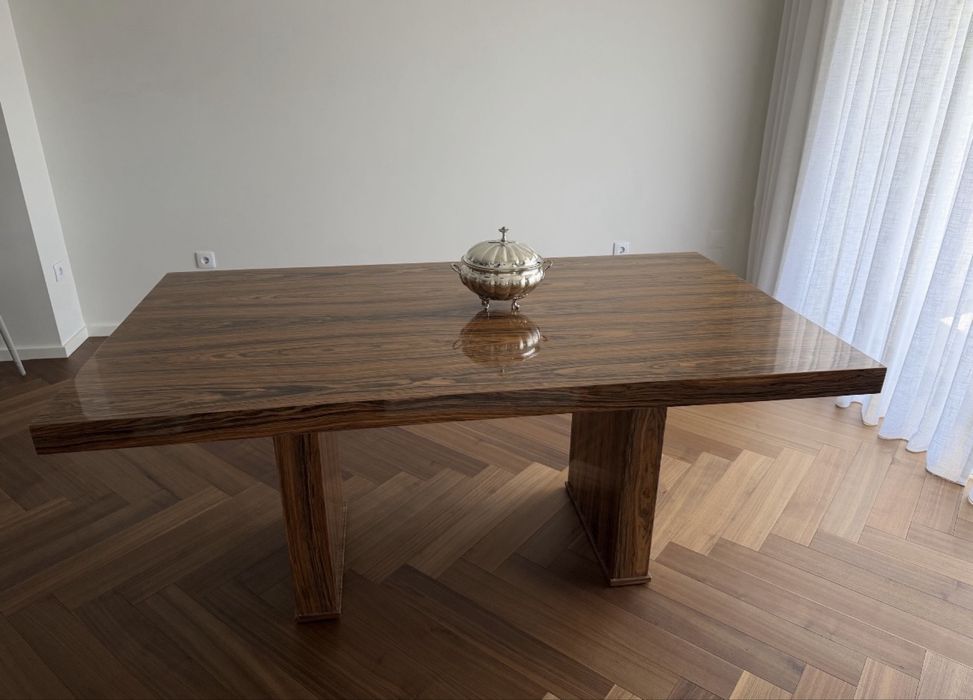 Mesa de jantar em pau ferro