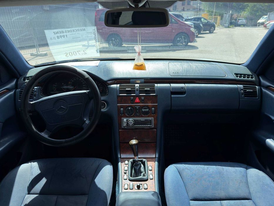 Mercedes-Benz E-Class 1998