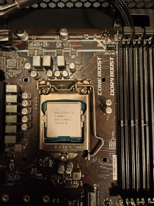 i5-9600KF | RTX 2070 S | Z390 | Seasonic | SilentiumPC | HyperX Cloud