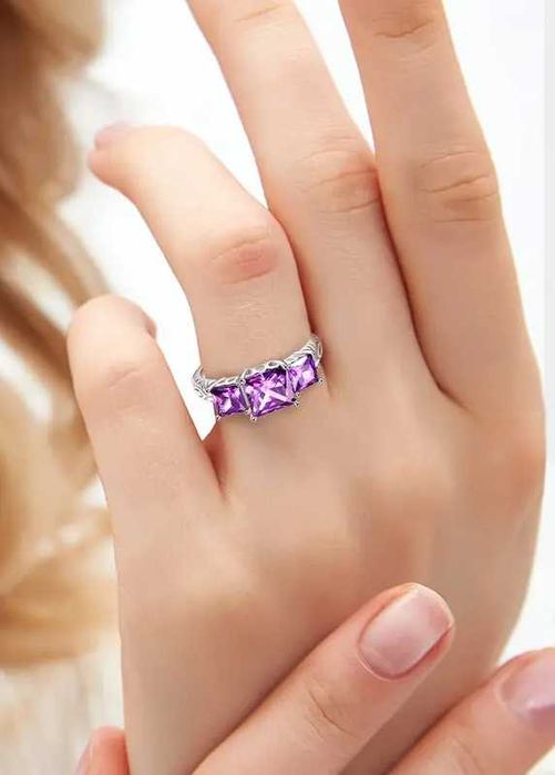 Серебрянное кольцо принцессы  925 пробы