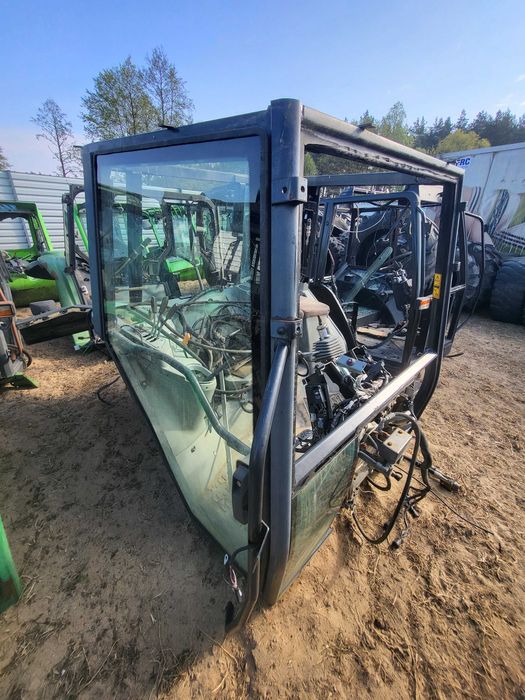 Kabina ciągnika New Holland