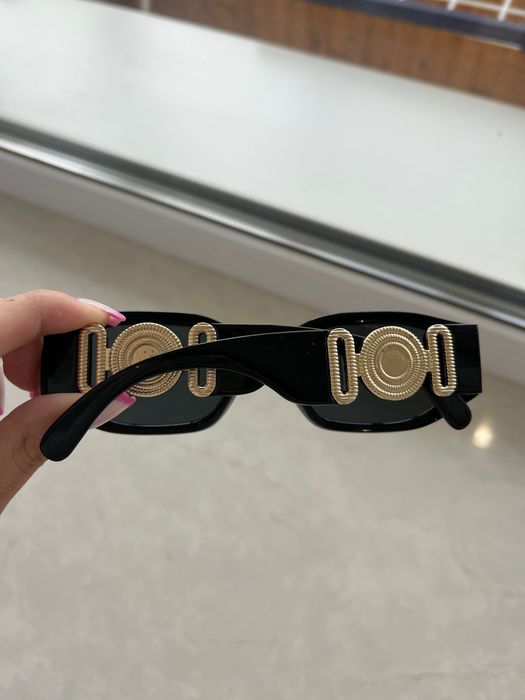 Жіночі сонцезахисні окуляри versace