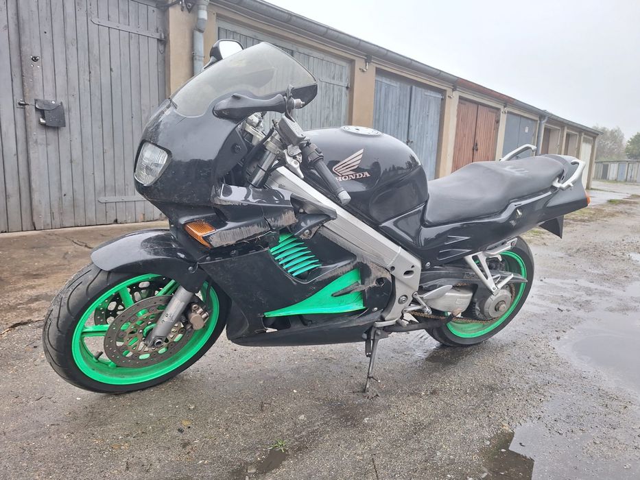 Honda VFR 750 Uszkodzony Transport
