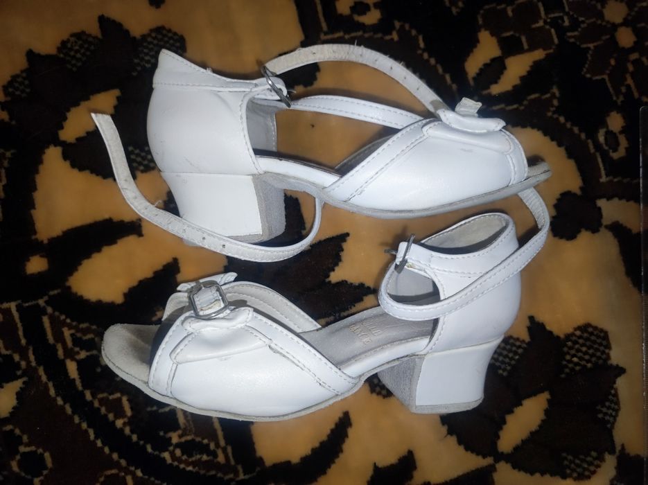 Туфлі для бальних танців