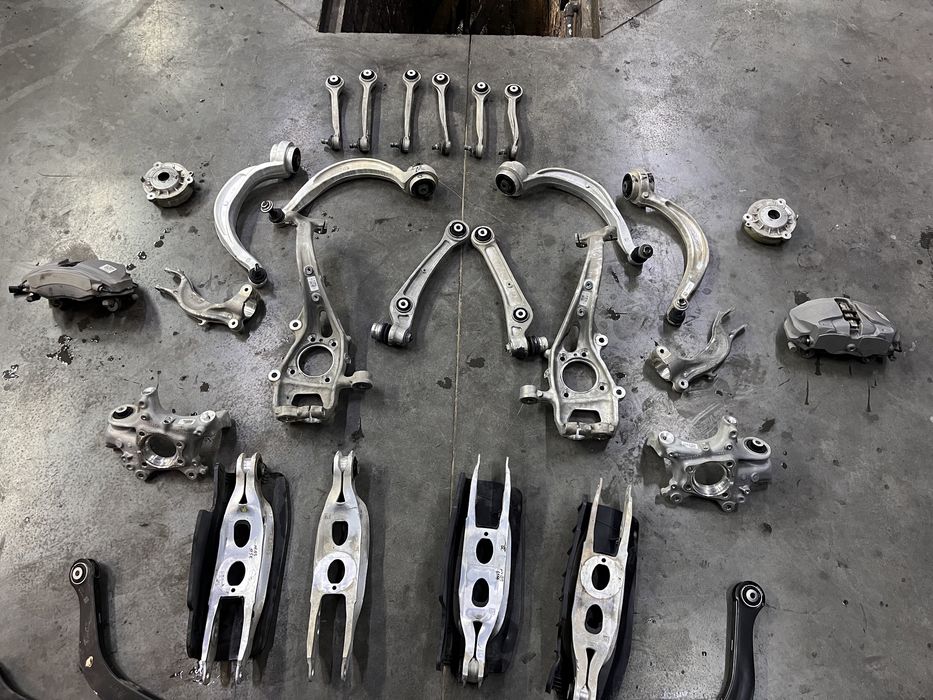 Комплект передня задня ходова ричаг цапфа ауді А4В8 А4В9