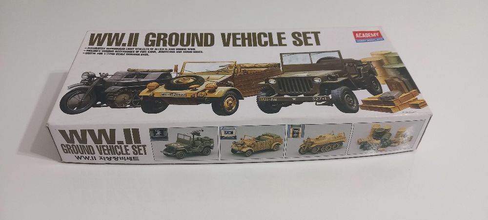 Kit Modelismo em plástico WW.II GROUND VEHICLE SET 1:72