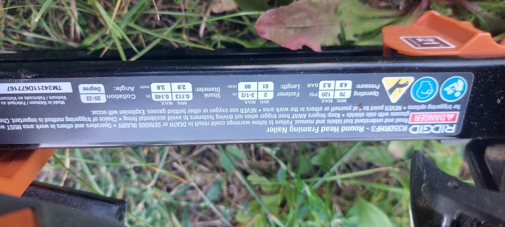 Нейлер.Пневмопістолет для будівництва каркасних будинків 50-90 мм.