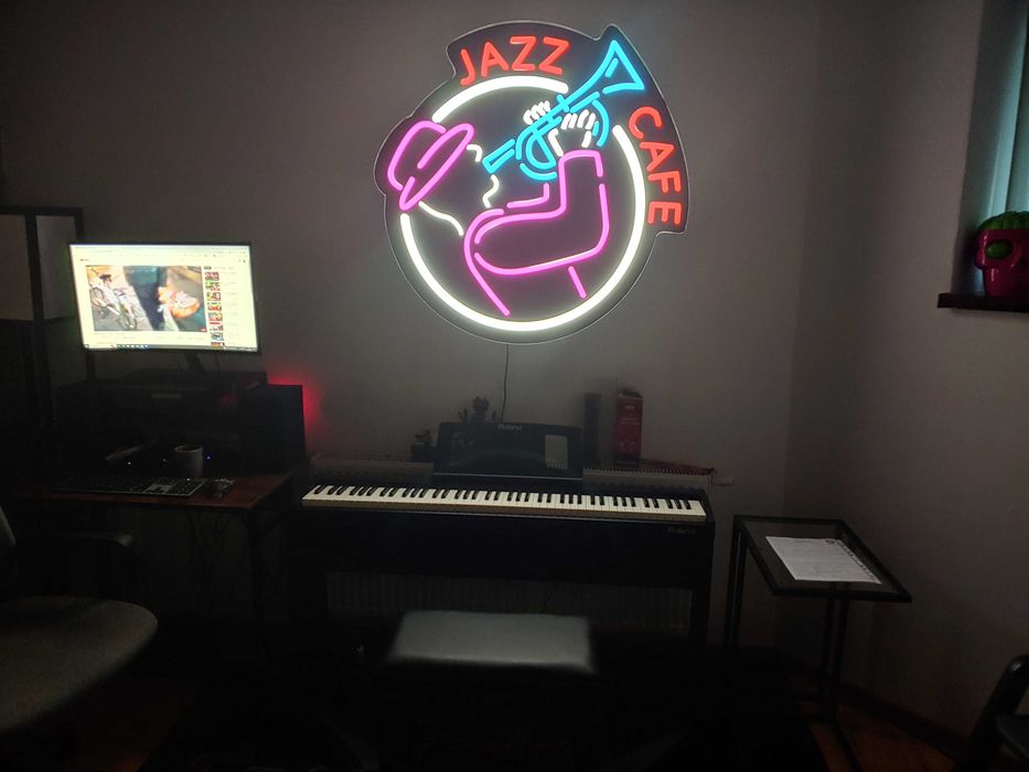Neon plafon reklama led muzyka jazz