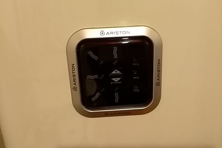 Продам бойлер Аристон