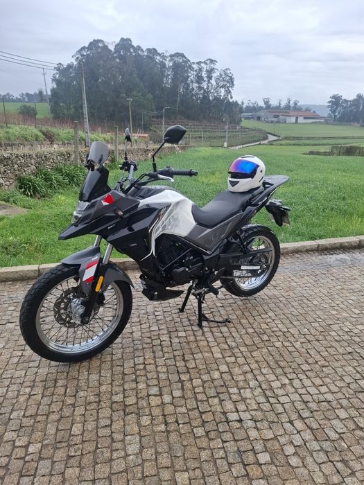 Sym  NHT  125 de 2023 revisionada como nova