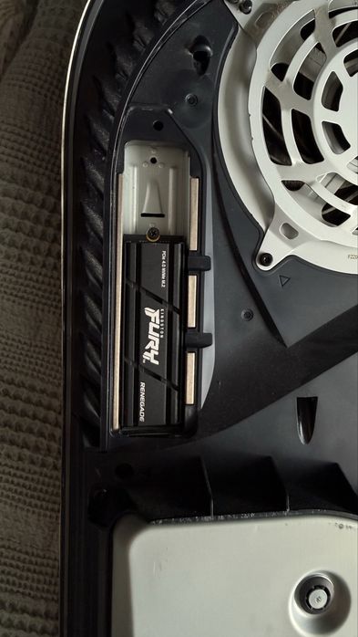 PS  5 blu-ray + SSD Kingston renegade Fury 2 TB