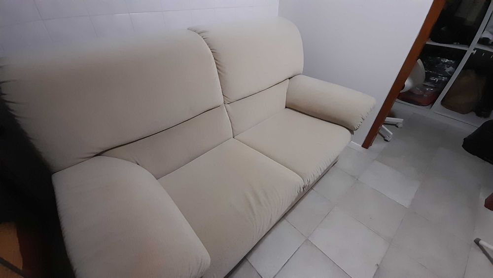 Sofá de sala  de dois lugares