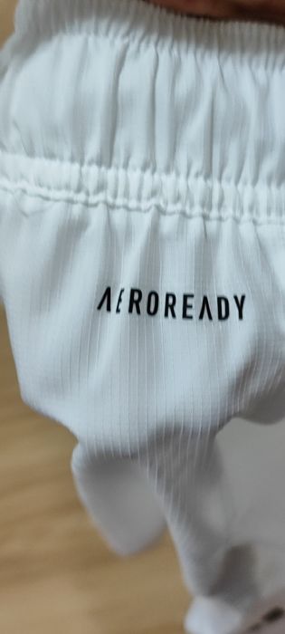 Calções adidas brancos