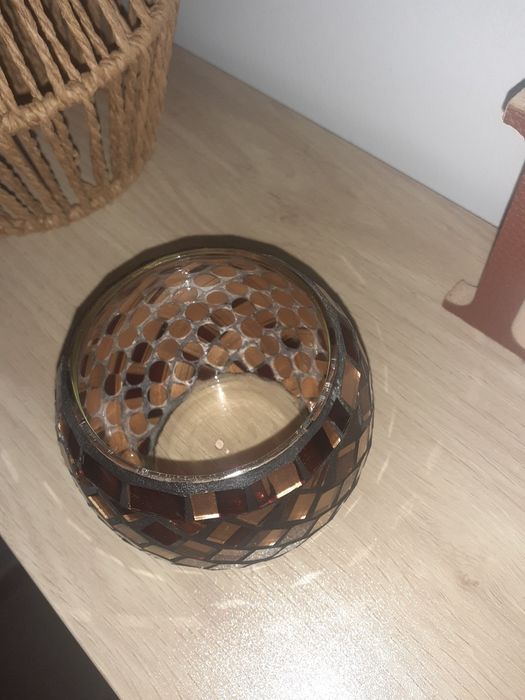 Porta velas castanho e dourado