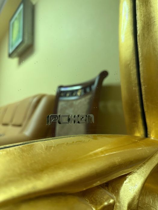 Дзеркало в золотій гіпсовій рамі 80×80 см – класика, RENA