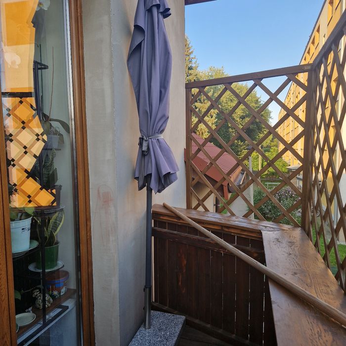 Parasol półparasol Jysk szary balkonowy