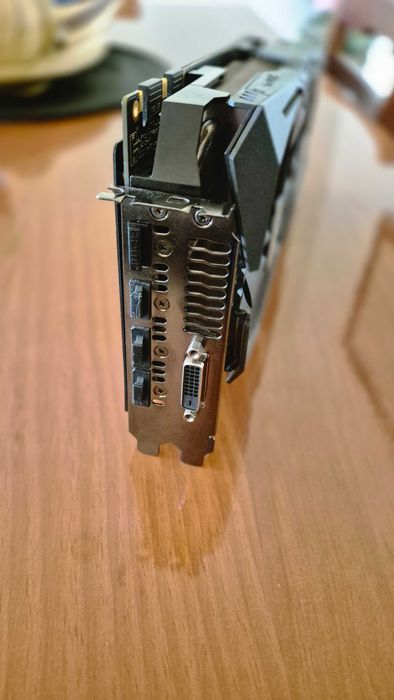 Asus ROG Strix 1080 8GB Versão Super (11gps)