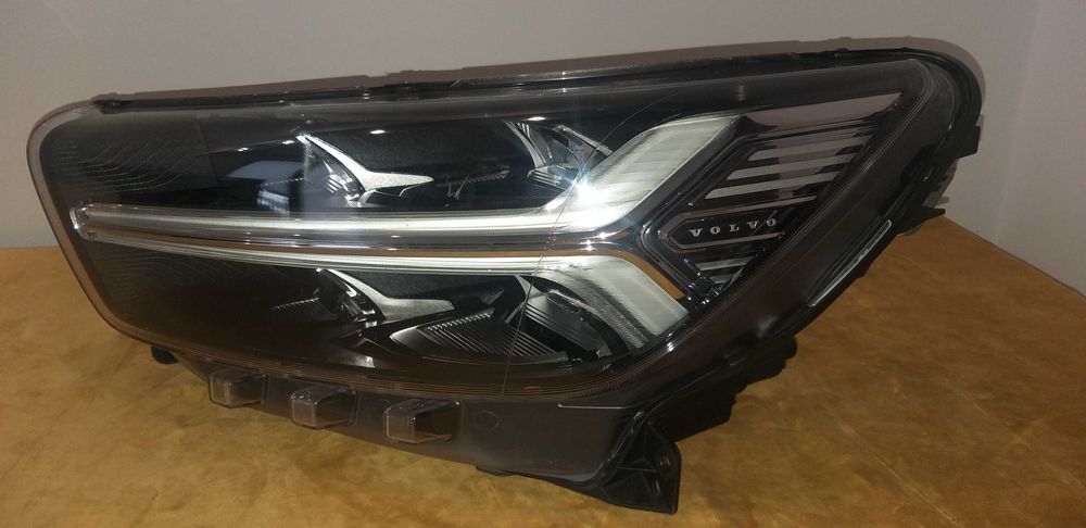 Lampy przednie Volvo xc40 full mid led