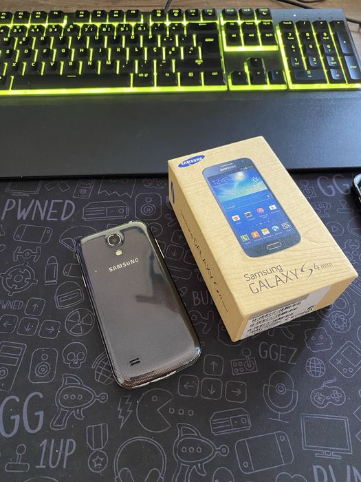 Samsung Galaxy S4 mini + Caixa