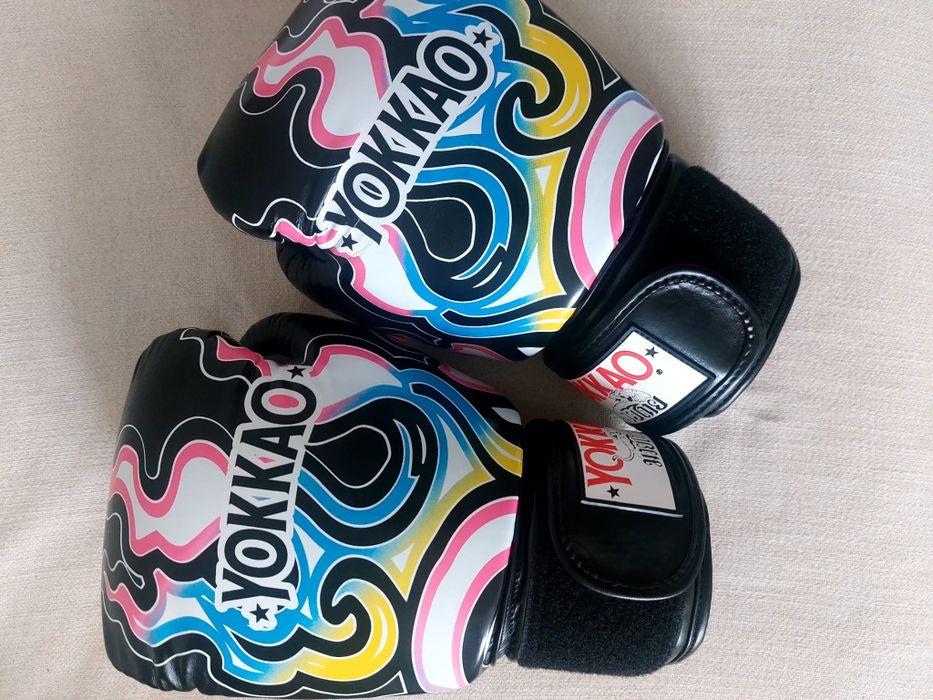 Rękawice YOKKAO 18oz Flames bokserskie Muay Thai