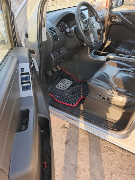 Продам nissan navara d40