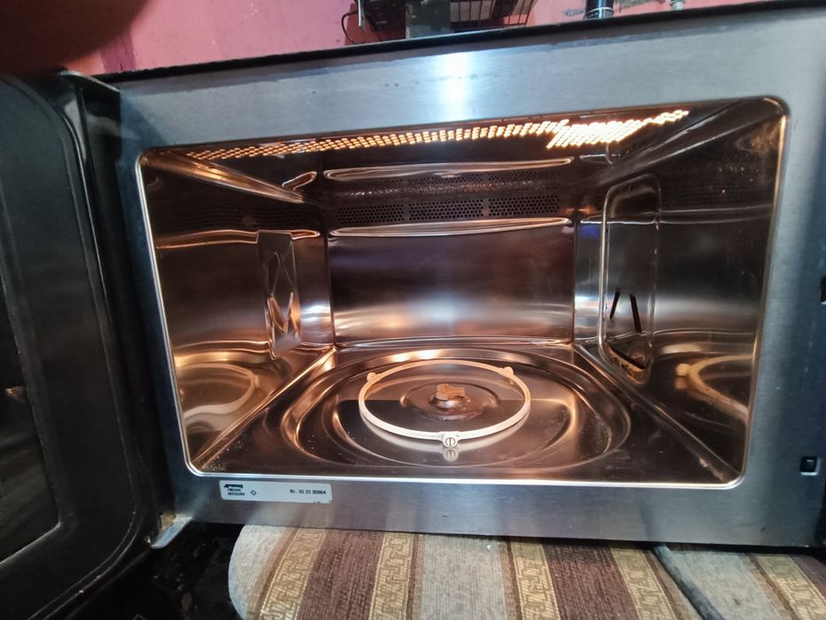 Smeg FM E24 X barowa duża mikrofalówka