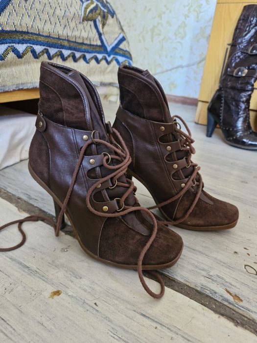 Віддаю безкоштовно шкіряне жіноче взуття 39 розміру