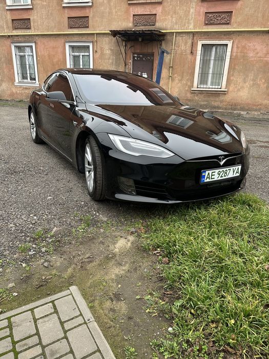 Tesla model S 75D