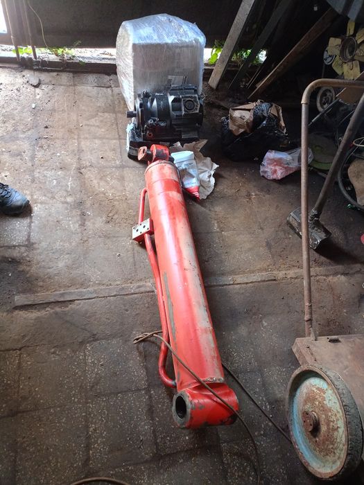 Ремонт гідроциліндрів розточка заміна втулок та пальців