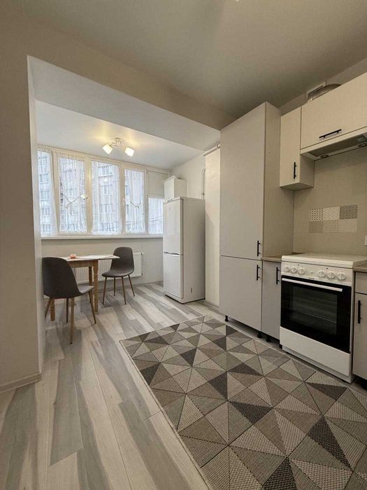 Продаж 1-к квартири без витрат з ремонтом та меблями Озерна Панаса Мир