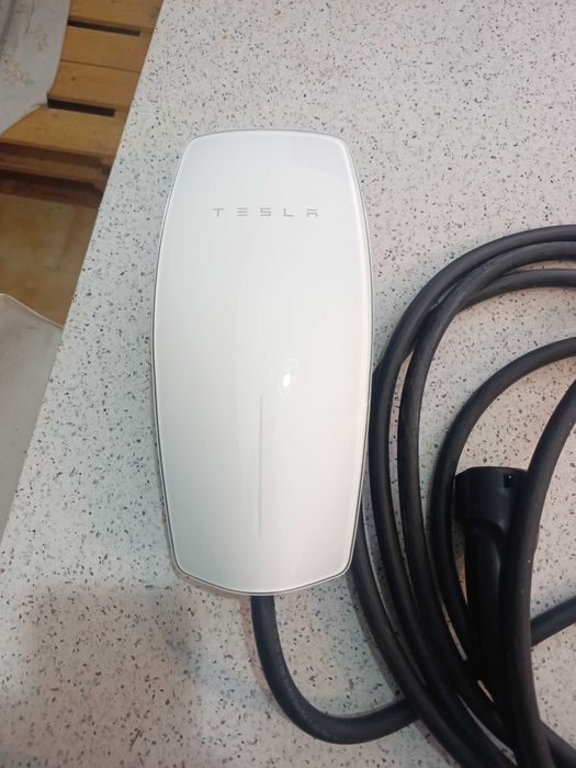 Tesla Wall Connector Gen 3 7,4 kW (P/N 1529455-02-F) – Cabo cortado – Para reparação