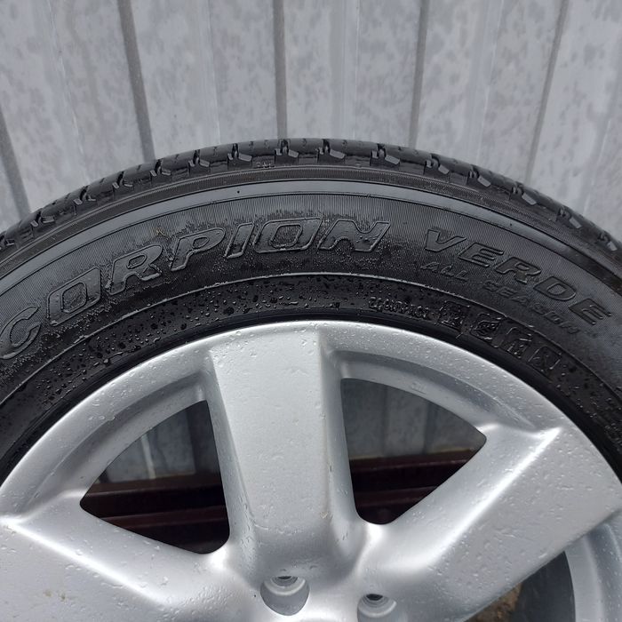 Колеса титани диски шини скати оригінали Ніссан R17 всесезонка