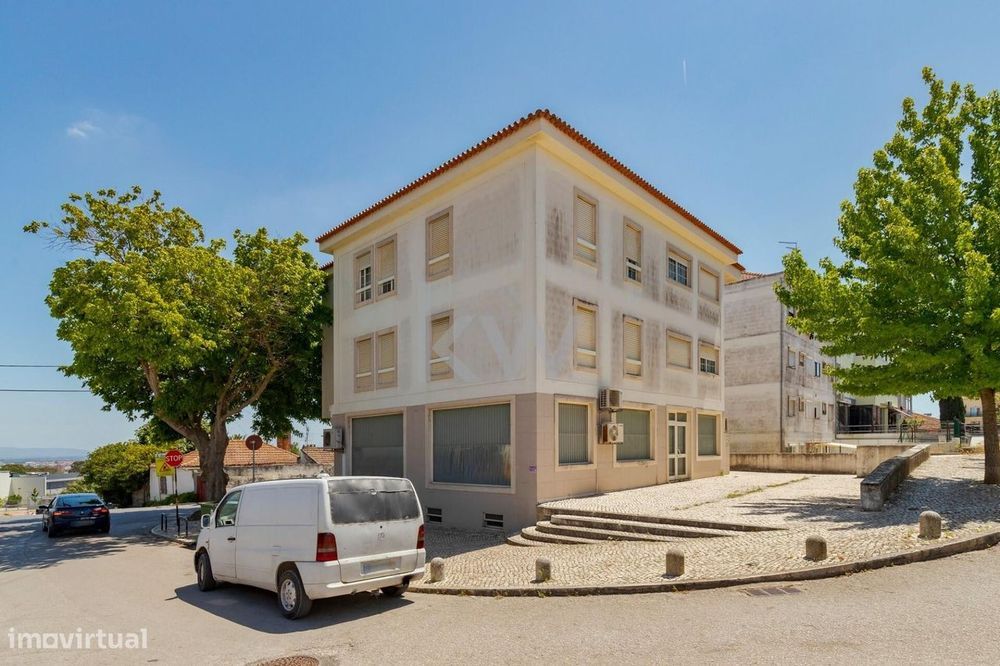 Loja com 138m2  para venda - Monte Caparica