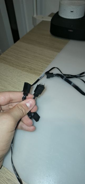Pack ventoinhas 3 LIAN LI com o cabo de ligação á placa mãe
