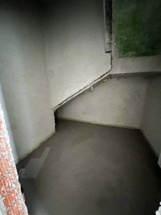 Продаж котеджів з приватним басейном у місті, біля лісу