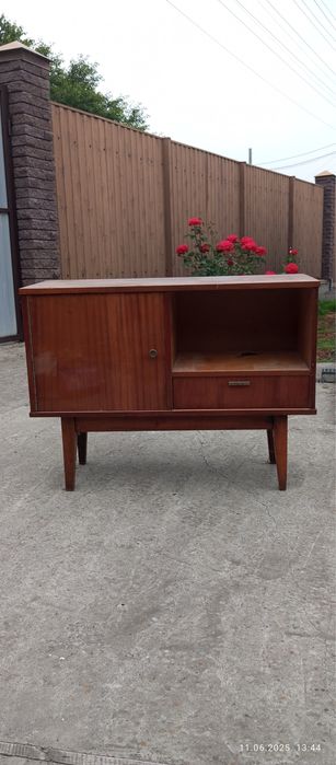 Тумба на ніжках часів СССР