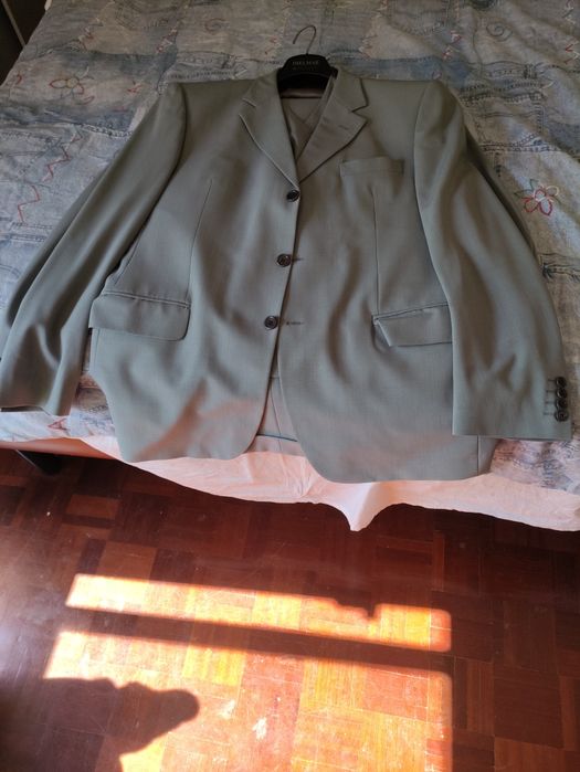 Light-gray suit with vest, like new64740819494530120