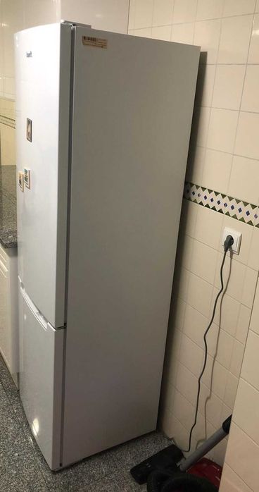 PARA DESPACHAR: Frigorífico Kunft