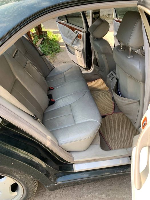 Мерседес E320 2001 рік