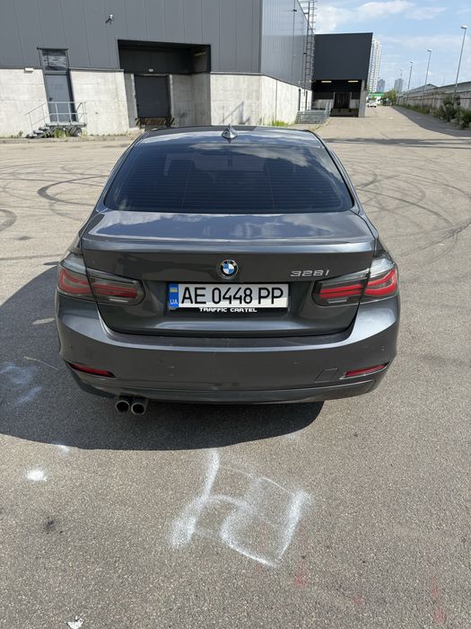 Продам BMW F30 328i В гарному стані