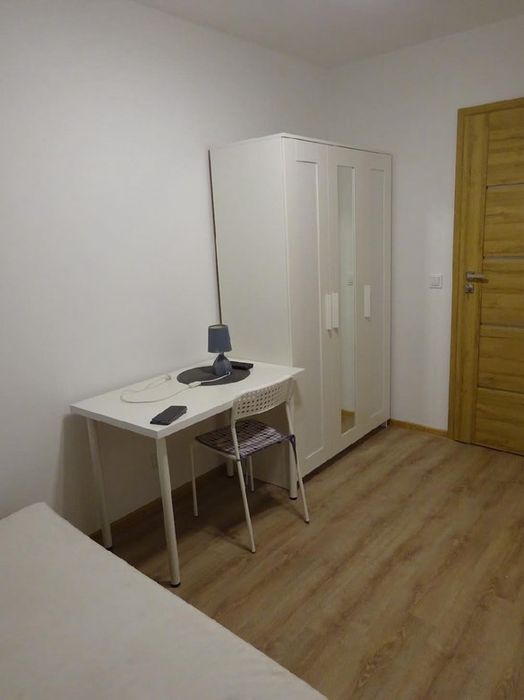 Pokoj w mieszkaniu 3-pokojowym