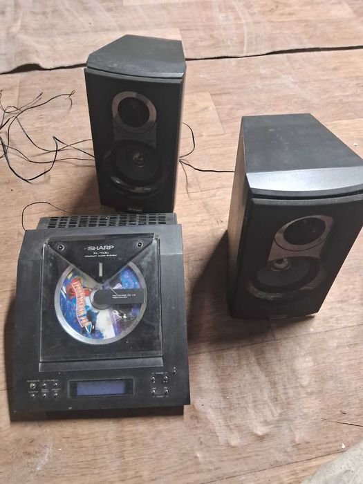 Програвач  CD Sharp з колонками